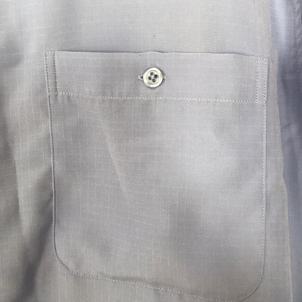 R & R casual light blue button down - Picture 2 of 4